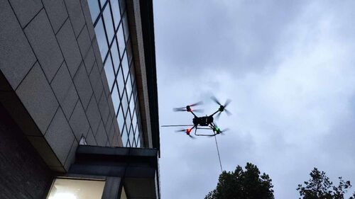 tin tức mới nhất về công ty Phân tích so sánh máy bay không người lái MYUAV FC30X và hoạt động làm sạch tường bên ngoài cao độ bằng tay truyền thống