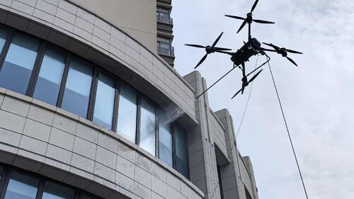 tin tức mới nhất về công ty MYUAV FC30X Tethered Drone: Làm sạch tòa nhà cao tầng không còn là vấn đề nữa!